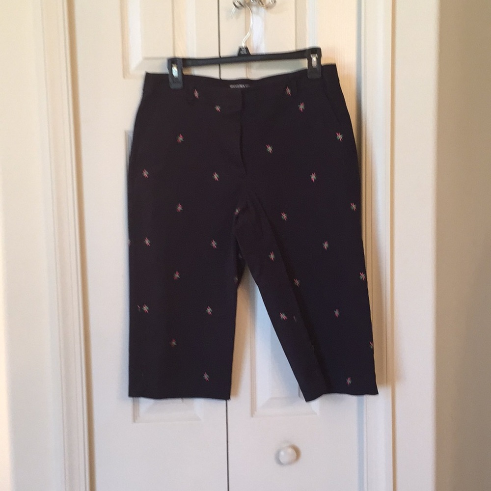 Capris with dragonfly detail